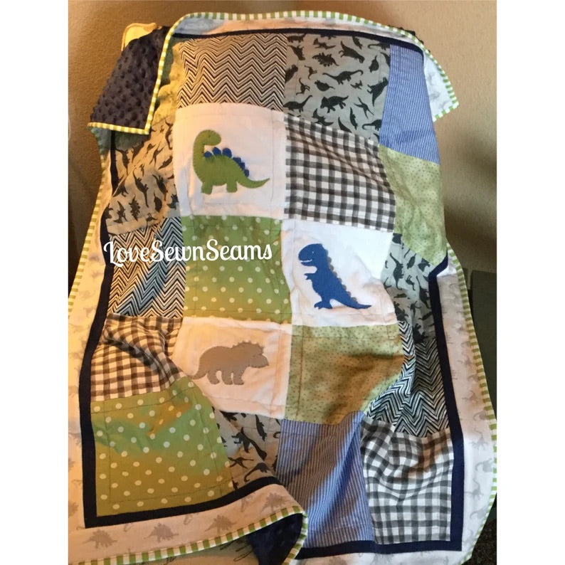 DINO Quilt/Dinosaur quilt/Baby quilt/Handmade quilt/Made in USA/Made to order